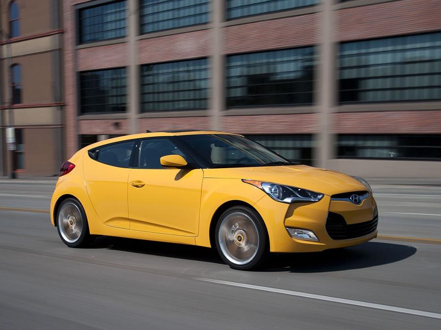  Hyundai Veloster 2011 года  (US) (фото 8 из 30)
